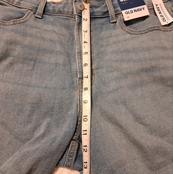Old Navy Wow Shorts - Picture 7 of 8
